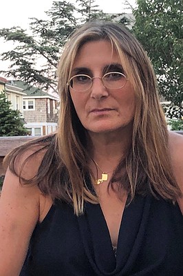 Karin Bravin headshot